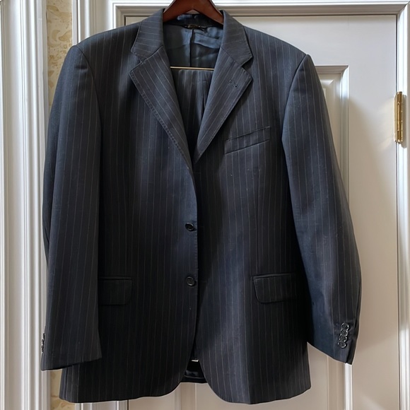 Italy wool men’s suit Sz 42 pin stripe dark light grey. Pleated 36” pant. - Picture 2 of 8